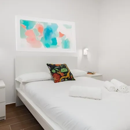 I San Siro I Steps To Metro, Ac & Free Wifi Apartment