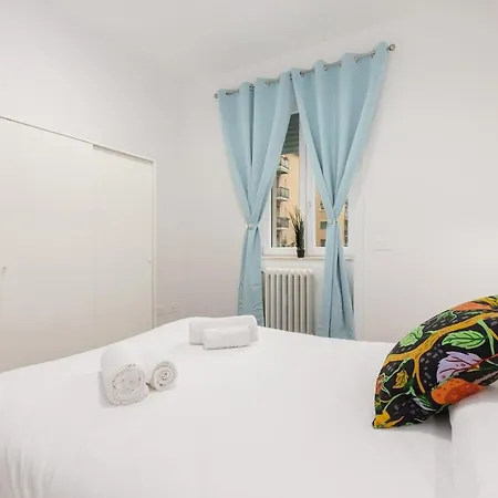 Apartment I San Siro I Steps To Metro, Ac & Free Wifi