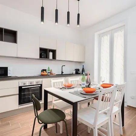 Apartamento I San Siro I Steps To Metro, Ac & Free Wifi Milán